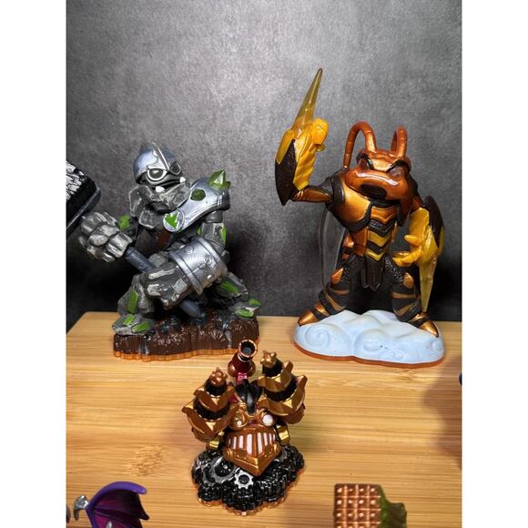 Activision Skylanders Giants Lot of 8 - Swarm, Tree Rex, Crusher, Stump Smash - Picture 3 of 4